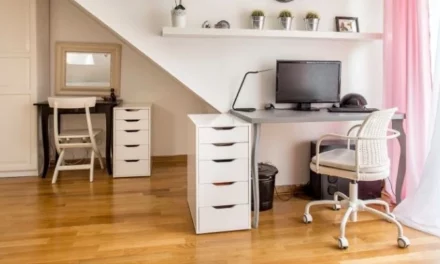 How to create a home office for small spaces – 7 tips on how to make it happen.
