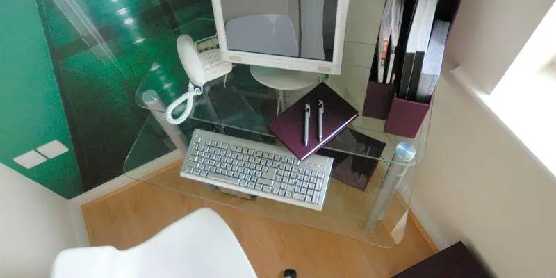 How Do You Organize A Small Office Desk? – 7 Essential Tips
