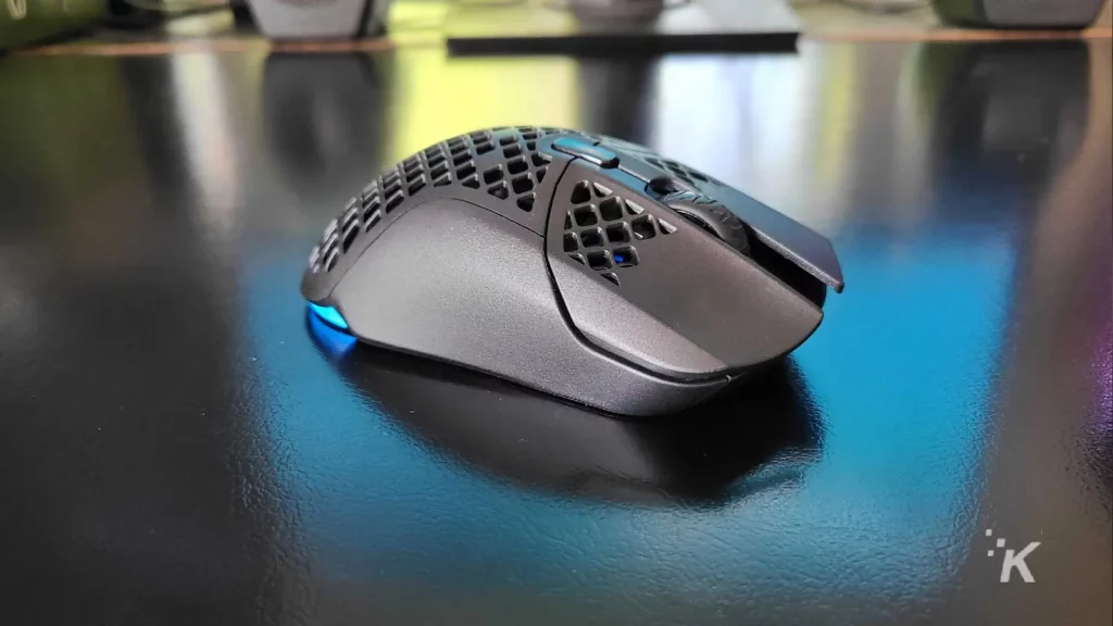 steelseries aerox 5 wireless mouse right